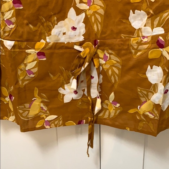 NEW! A New Day Brown Floral Drawstring Waist Top - Picture 4 of 7